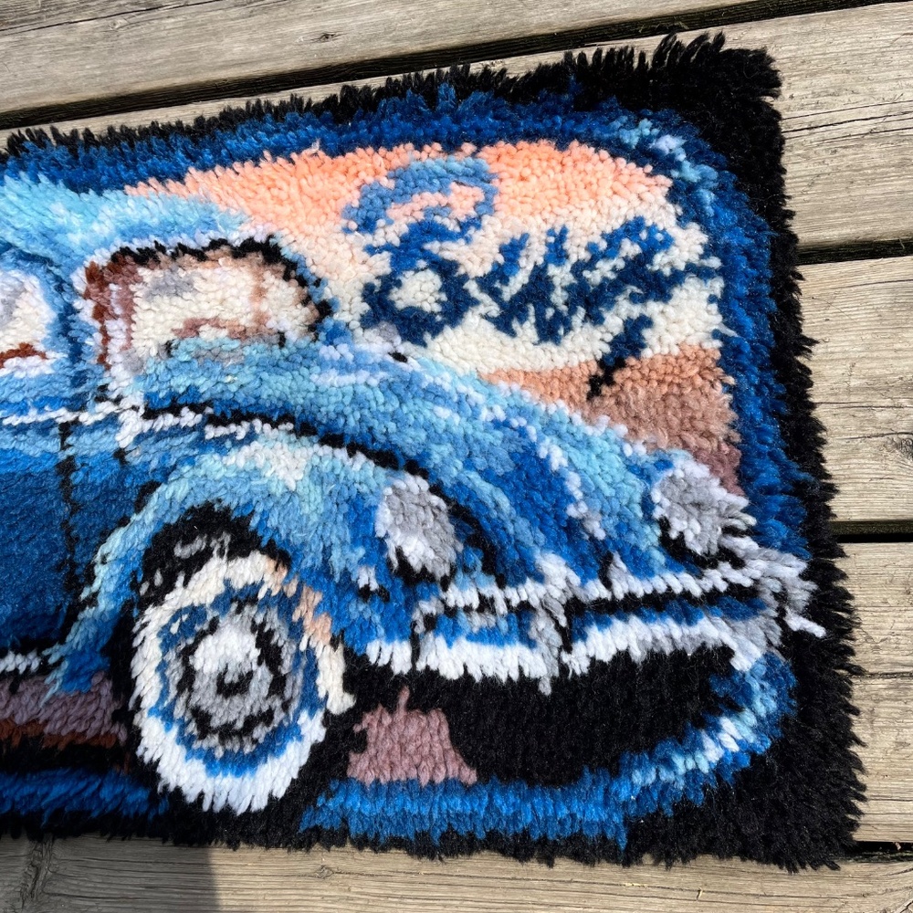 Vintage VW Bug Latchhook Wall Hanging / Tapestry - Picture 3 of 5